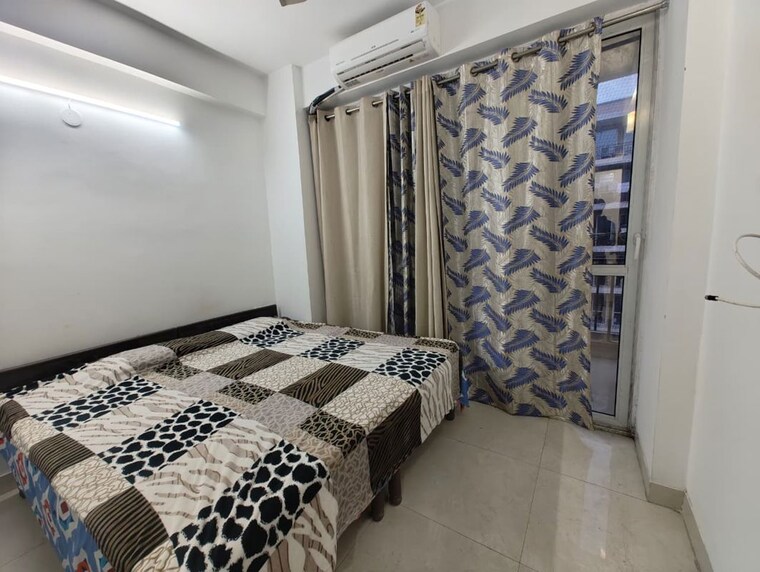 Bedroom, signature-global-andour-height 3 Bedroom 725 Sq.Ft. Apartment In Sector 71 Gurgaon 10147537
