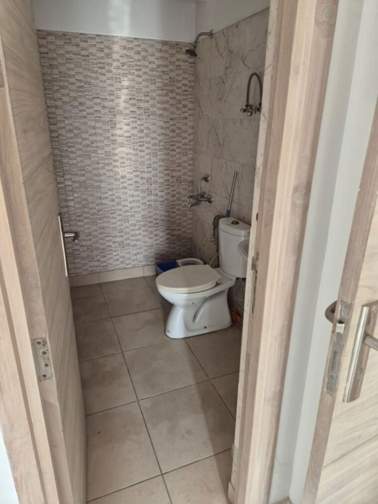 Bathroom, tulip-ivory 4 Bedroom 2400 Sq.Ft. Apartment In Sector 70 Gurgaon 10147672