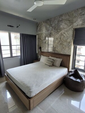 Room in 3 BHK Apartment at Malabar Hill – for Sale