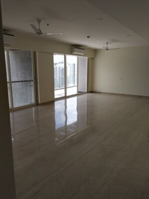 Room in 4 BHK Apartment at Supreme Amadore, Baner – for Rent
