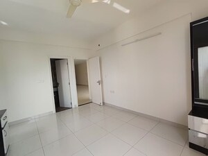 Room in 2 BHK Apartment at Salarpuria Sattva Exotic, Kogilu – for Rent