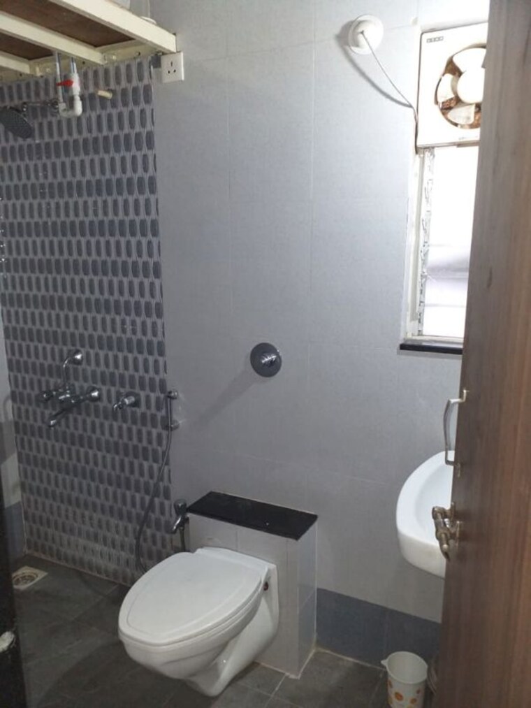 Bathroom, green-zone-apartment-condominium 3 Bedroom 1500 Sq.Ft. Apartment In Baner Pune 10147765