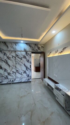 Room in 4 BHK Independent House at Sector 124 – for Sale