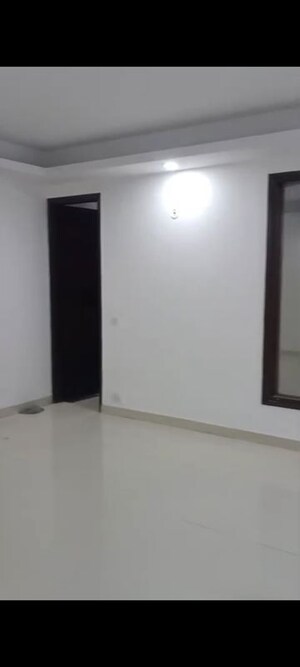Room in 3 BHK Builder Floor at Vasant Kunj – for Sale