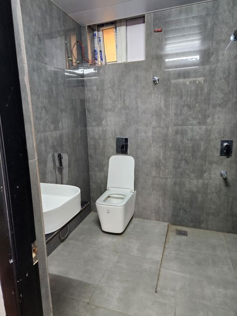 Bathroom, banjara hills 3 Bedroom 1700 Sq.Ft. Apartment In Banjara Hills Hyderabad 10148131