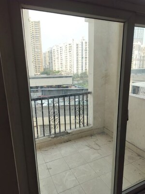 Balcony in 2.5 BHK Apartment at Amrapali Silicon City, Sector 76 – for Sale