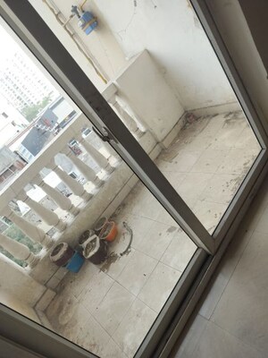 Balcony in 2.5 BHK Apartment at Amrapali Silicon City, Sector 76 – for Sale