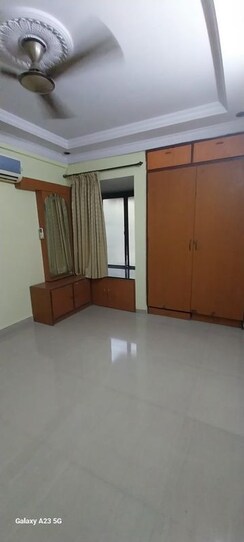 1 BHK + Extra Room Apartment For Rent in Aban Park