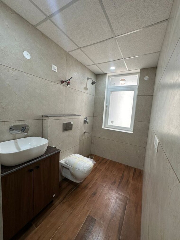 Bathroom, international airport road 3 Bedroom 2325 Sq.Ft. Apartment In International Airport Road Zirakpur 10148429