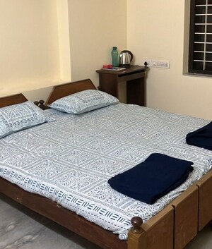  Pg For Rent in Vineet Khand