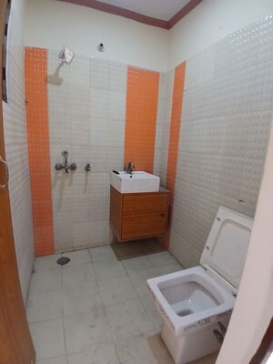 Bathroom in 3 BHK Builder Floor at Spring Field, Sector 31 – for Sale