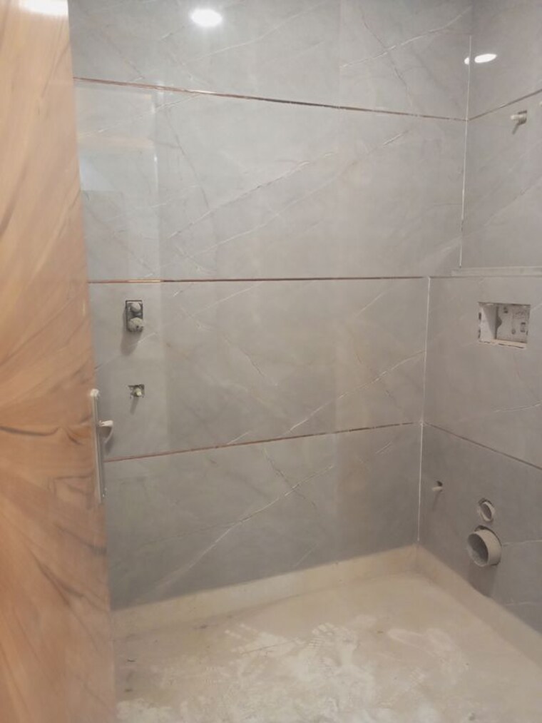 Bathroom, grow-aman-residences 3 Bedroom 1350 Sq.Ft. Builder Floor In Sector 73 Noida 10148600