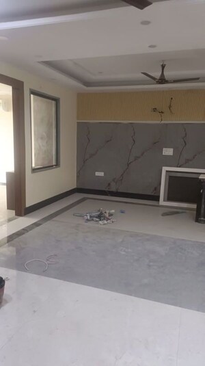 Living Room in 3 BHK Apartment at BPTP Amstoria, Sector 102 – for Rent