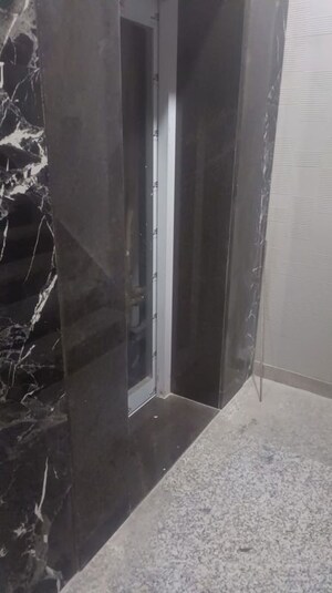 Lift in 3 BHK Apartment at BPTP Amstoria, Sector 102 – for Rent