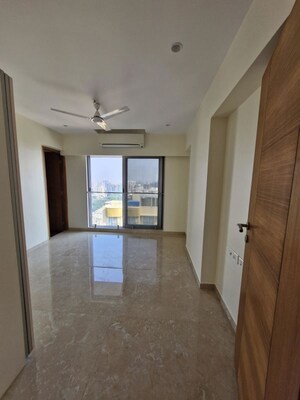 Room in 2 BHK Apartment at Ekta Trinity, Santacruz West – for Rent