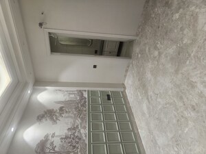 Furnished Amenities in 3 BHK Builder Floor at Surajmal Vihar – for Sale