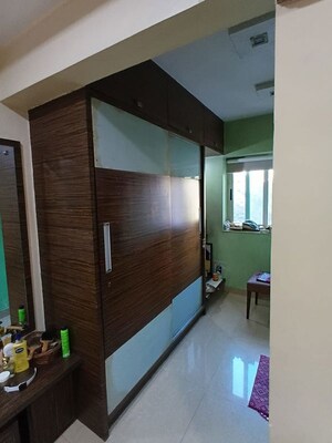 Room in 3 BHK Apartment at Lokhandwala Whispering Palms XXclusives, Kandivali East – for Rent