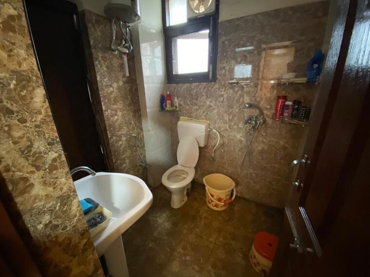 Bathroom, sector 127 1 Bedroom 771 Sq.Ft. Apartment In Sector 127 Mohali 10148859