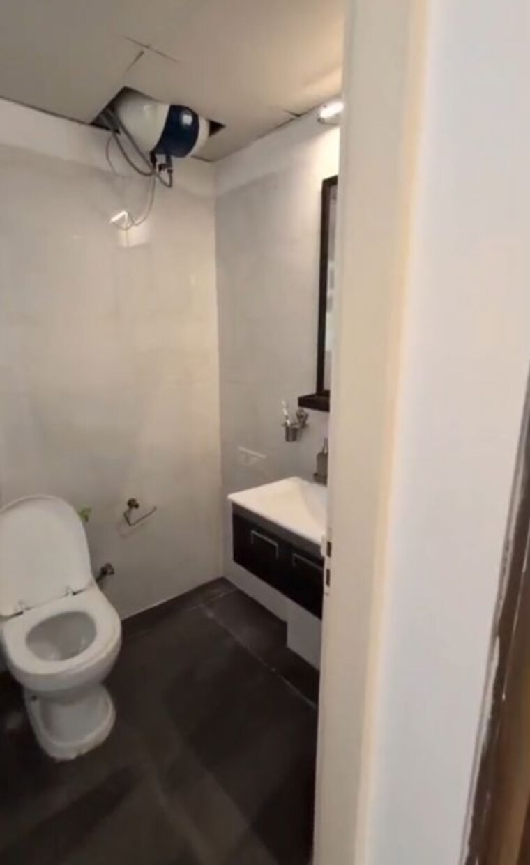 Bathroom, tulip-violet 3 Bedroom 1602 Sq.Ft. Apartment In Sector 69 Gurgaon 10148861