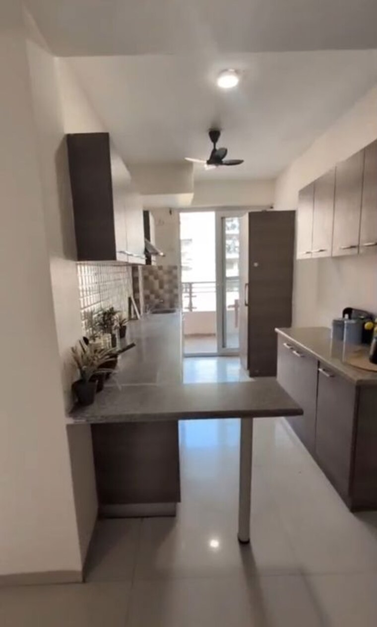 Kitchen, tulip-violet 3 Bedroom 1602 Sq.Ft. Apartment In Sector 69 Gurgaon 10148861