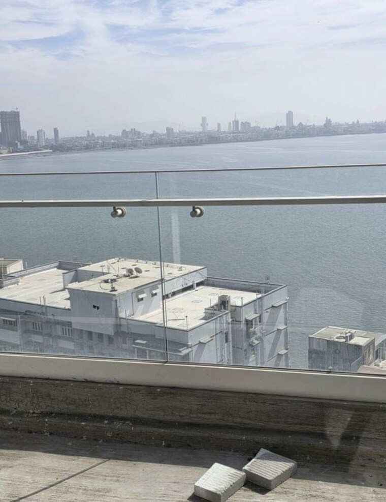 Balcony, walkeshwar 4 Bedroom 3100 Sq.Ft. Apartment In Walkeshwar Mumbai 10148879
