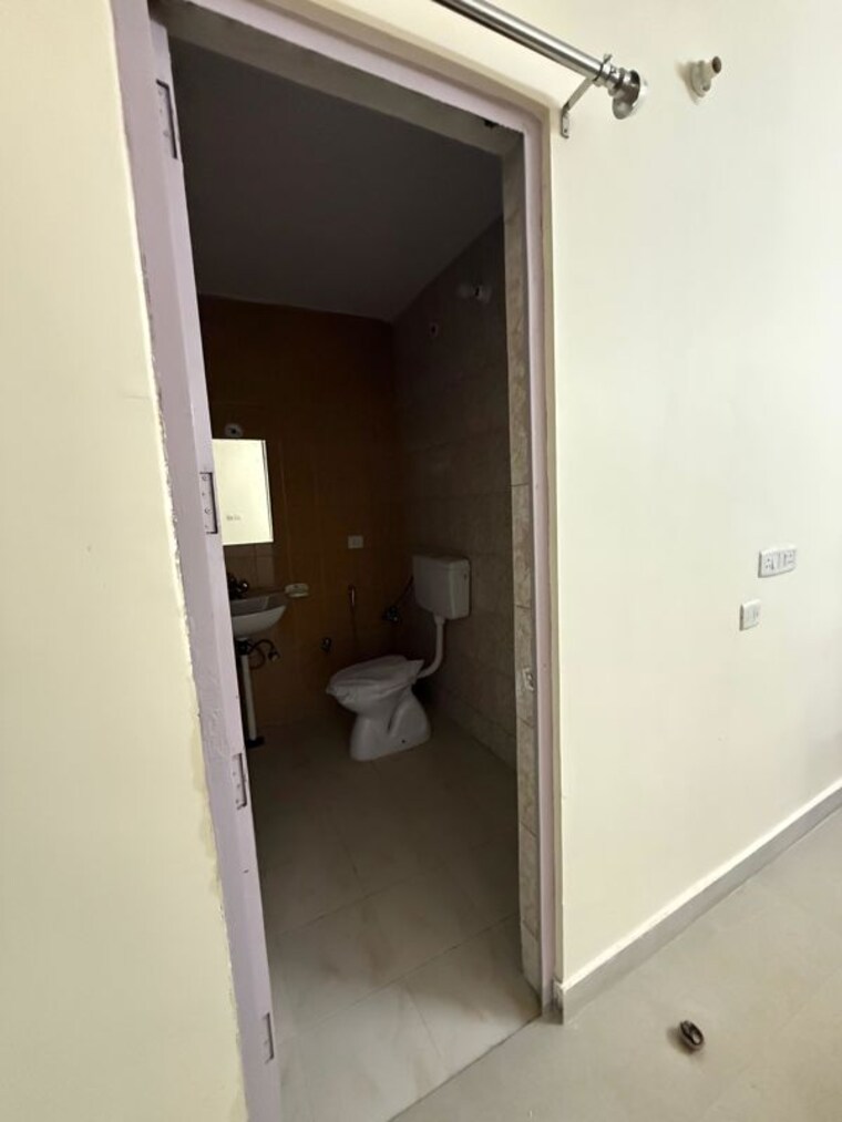 Attached Bathroom, upavp-ganga-yamuna-and-hindon-enclave 1 Bedroom 665 Sq.Ft. Apartment In Pratap Vihar Ghaziabad 10148963