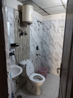 Bathroom in 2.5 BHK Apartment at Amrapali Silicon City, Sector 76 – for Rent