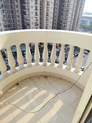 Balcony in 2.5 BHK Apartment at Amrapali Silicon City, Sector 76 – for Rent