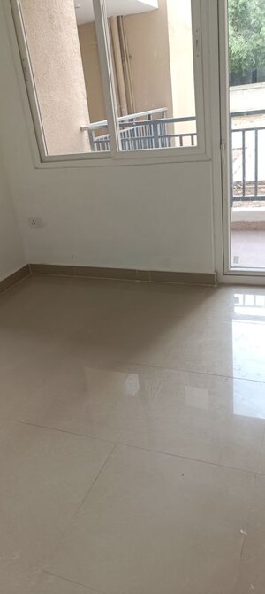 Room in 3 BHK Apartment at Landmark The Homes 81, Sector 81 – for Rent