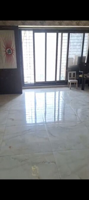 Room in 2 BHK Apartment at Yashodeep Castle CHS, Oshiwara – for Rent