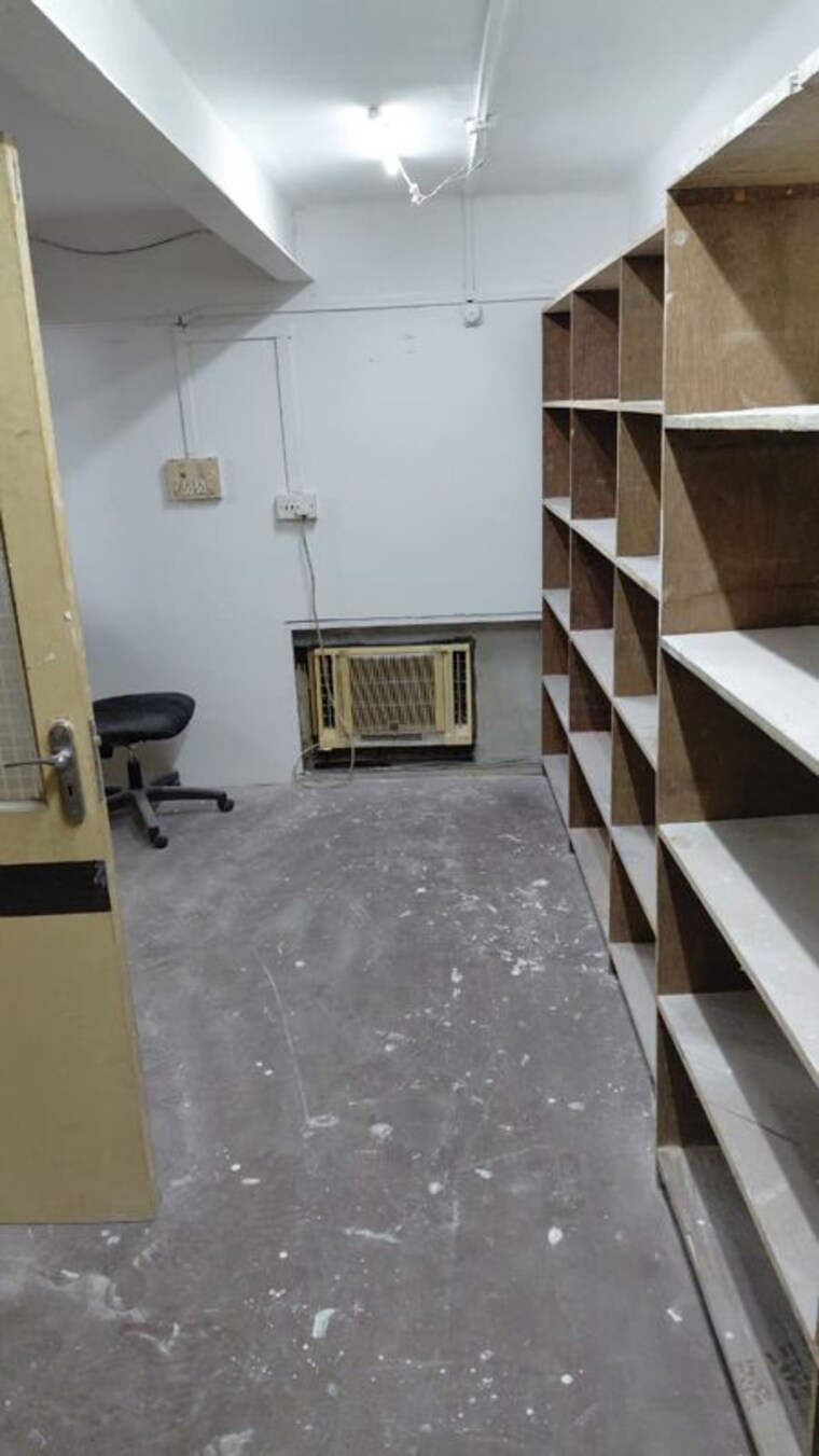 Balcony, bbd bagh Commercial Office Space 800 Sq.Ft. In Bbd Bagh Kolkata 10149124