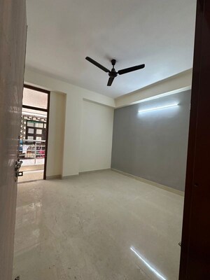 Room in 2 BHK Builder Floor at Baraula – for Rent