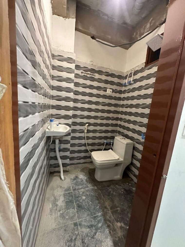 Bathroom, baraula 2 Bedroom 750 Sq.Ft. Builder Floor In Baraula Noida 10148128