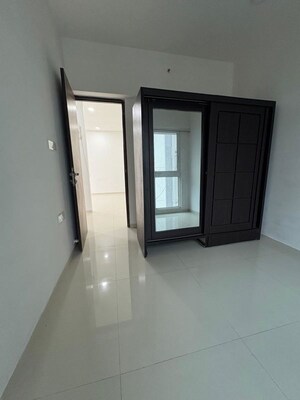 Building Lobby in 2 BHK Apartment at Aman CHS Malad East, Malad East – for Rent