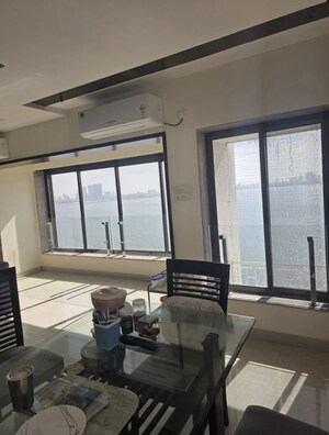 Room in 4 BHK Apartment at Walkeshwar – for Sale