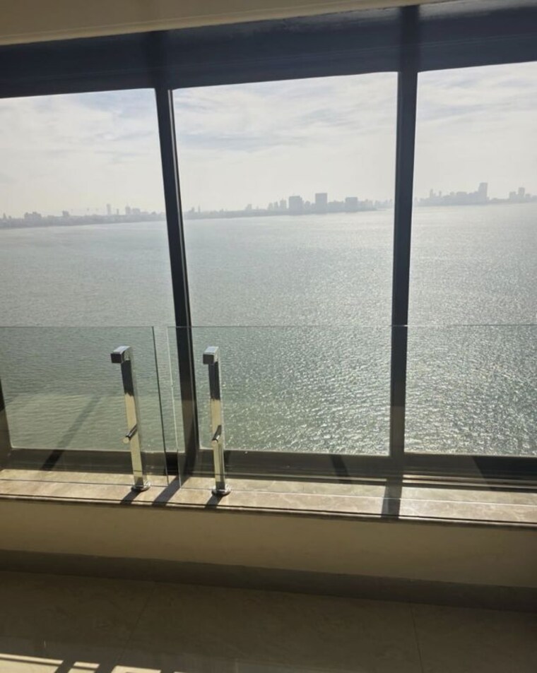 Balcony, walkeshwar 4 Bedroom 2200 Sq.Ft. Apartment In Walkeshwar Mumbai 10149158