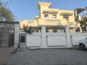6 BHK Independent House For Rent in Sector 7
