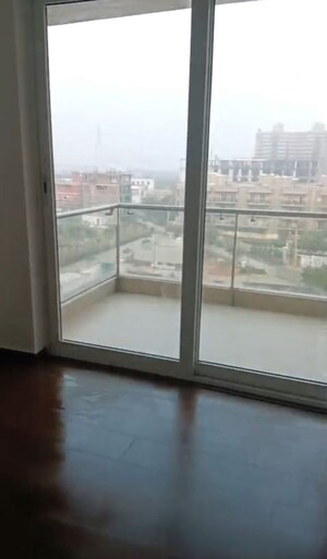 Room in 3 BHK Apartment at Paras Irene, Sector 70a – for Sale