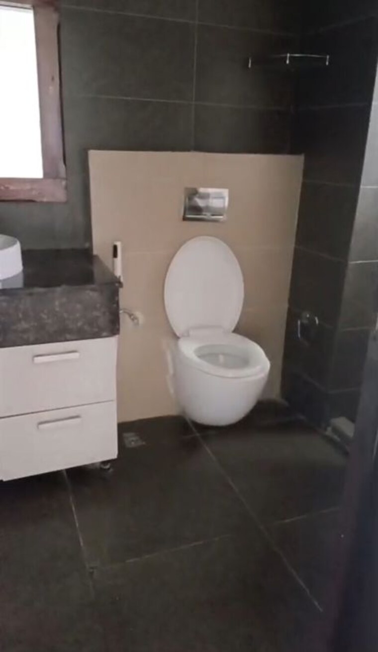 Bathroom, paras-irene 3 Bedroom 1830 Sq.Ft. Apartment In Sector 70a Gurgaon 10149270