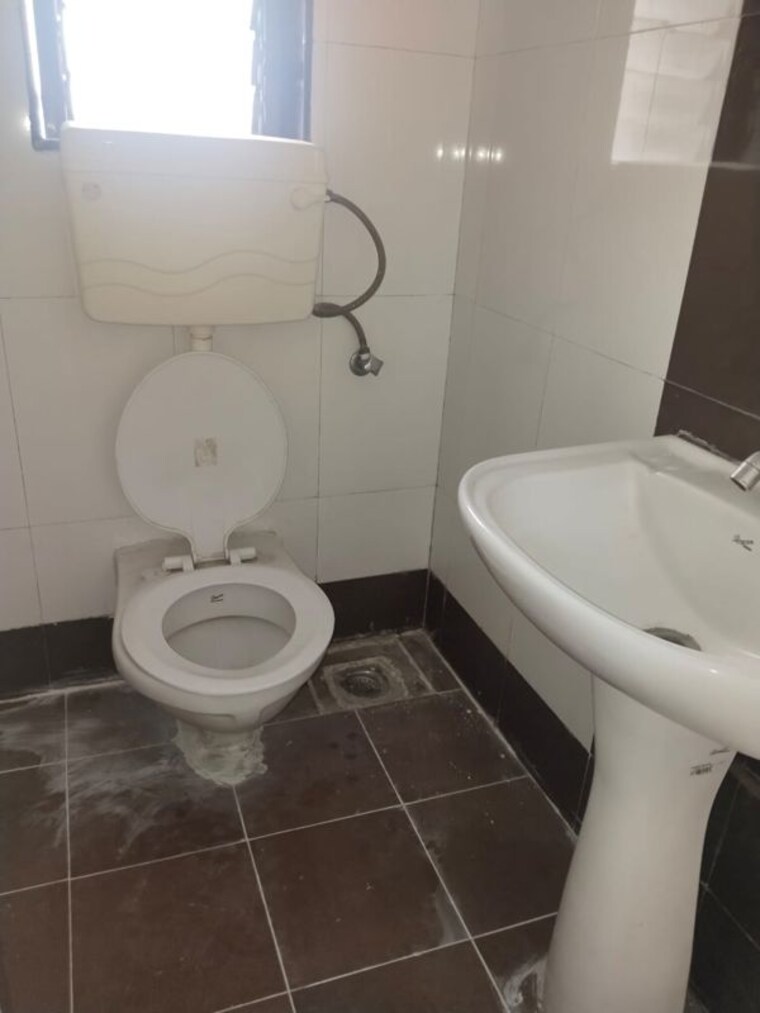 Bathroom, haware-tiara 3 Bedroom 1500 Sq.Ft. Apartment In Kharghar Navi Mumbai 10149172