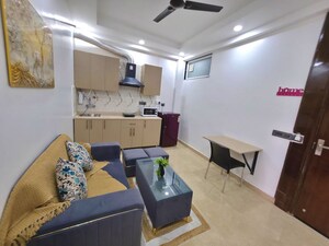 Master Bedroom in 1 BHK Builder Floor at Sector 43 – for Rent