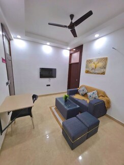 1 BHK Builder Floor For Rent in Sector 43
