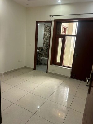 Room in 3 BHK Builder Floor at NDA Rail Vihar, Sector 33 – for Rent