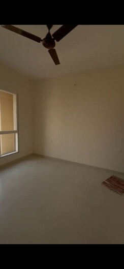 2 BHK Apartment For Sale in Kalpataru Paramount
