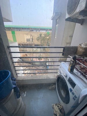 Staircase in 1.5 BHK Apartment at Sheth Zuri, Laxmi Nagar – for Rent