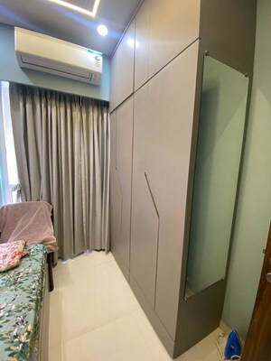 Team Area in 1.5 BHK Apartment at Sheth Zuri, Laxmi Nagar – for Rent