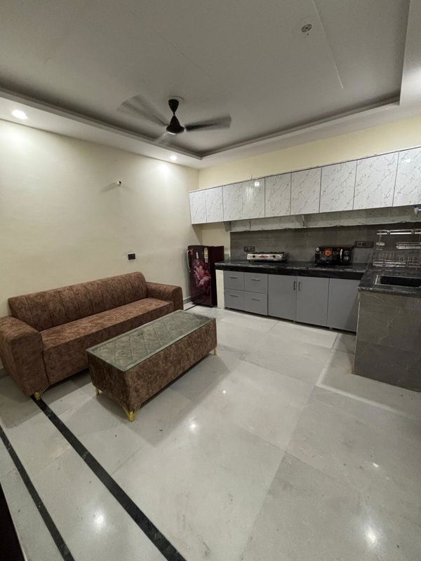 1 BHK Builder Floor For Rent in Sector 43