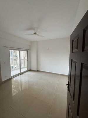 Bathroom in 4 BHK Apartment at Mahagun Maple, Sector 50 – for Rent