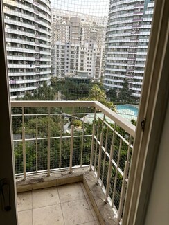 4 BHK Apartment For Rent in Mahagun Maple