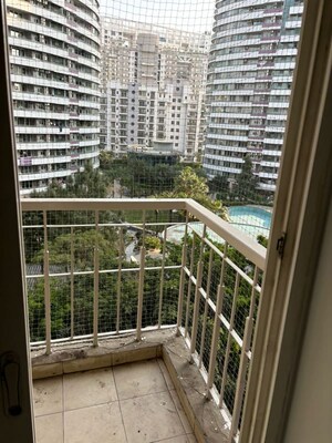 4 BHK Apartment For Rent in Mahagun Maple, Sector 50